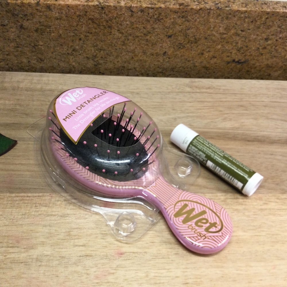 New Wet Brush Mini Detangler Brush